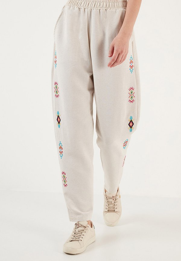 REGULAR FIT - Stoffhose - beige