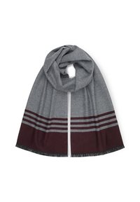 Szary szalik wykonany z miękkiego materiału, z ciemnoczerwonymi końcami i trzema poziomymi szarymi paskami, wykończony frędzlami.