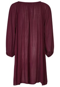 Robe en tissu léger de couleur bordeaux avec une coupe ample, des manches longues froncées et un col rond. Design fluide, ourlet au niveau du genou.