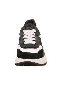 Sneaker bianco e nero con tomaia testurizzata, suola spessa bianca e lacci piatti. Presenta accenti in suede e un design sagomato.