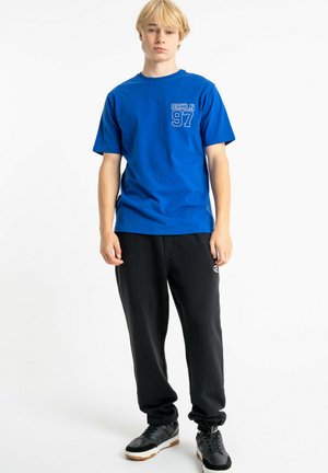 - T-shirt z nadrukiem