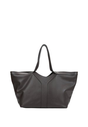 Grote zwarte leren tas met een brede open bovenkant en één lange handgreep om over de schouder te dragen.