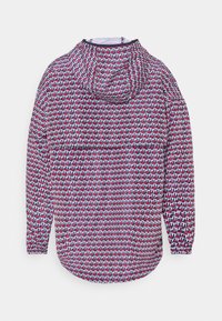 Leichtes Kapuzenshirt mit geometrischem Muster in Rot, Blau und Weiß. Lange Ärmel mit abgerundetem Saum und verstellbarer Kapuze.