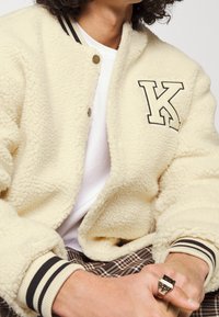 Karl Kani Bomber Jacket - beige