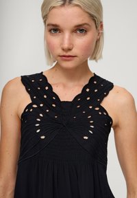 QS À APPLICATION PAPILLON - Bluzka
