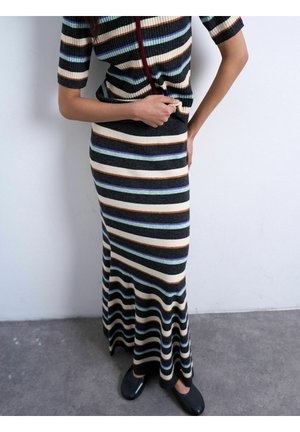 STRICKROCK TSREBECCA LANGER ROCK - Maxinederdele - burgundy