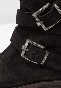Felmini Botas camperas - black