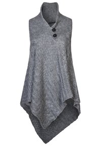 Grå stickad poncho med hög krage, med en strukturerad mönster och tre svarta knappar. Asymmetrisk fåll med en lagerdesign.