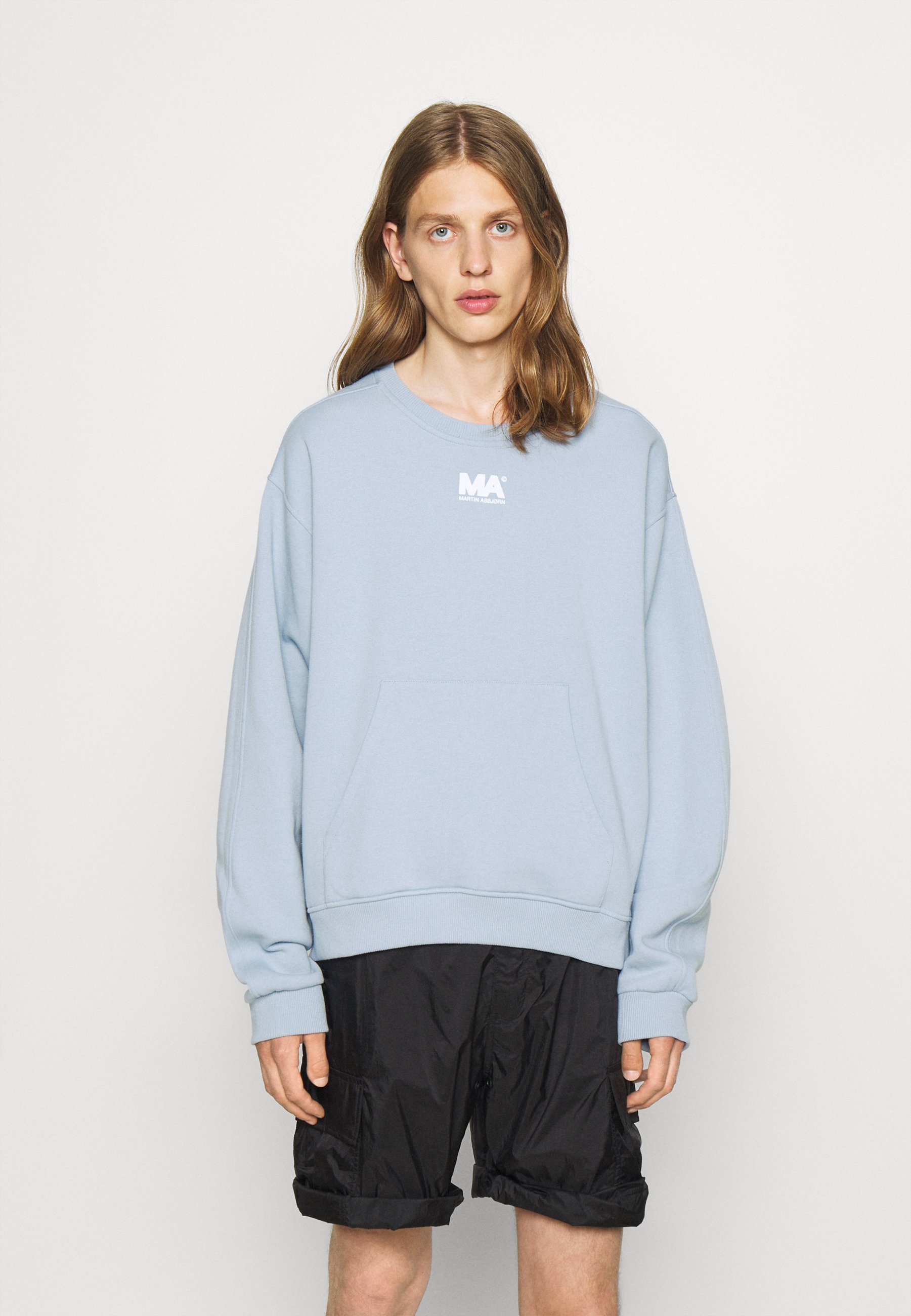 cropped crew neck