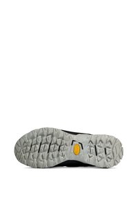 Vibram-gummiyttersåle med et robust mønster, i svart og grå fargekombinasjon. Merkbare sekskantede grepslugg for stabilitet.