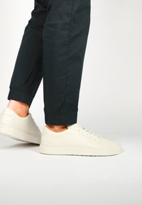 Blackstone CRAG FINN - Sneakers laag - delicate stone