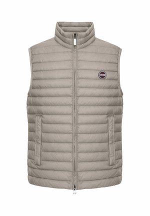 Chaleco acolchado sin mangas de color gris claro con cuello alto, cremallera frontal, dos bolsillos laterales y logotipo circular de Colmar en el pecho izquierdo.