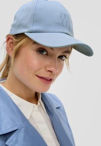 s.Oliver MIT LABEL-STICKEREI - Pet - blassblau