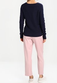 GAP Sweter