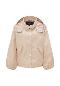 Giacca impermeabile beige chiaro con cappuccio attaccato, chiusura a bottoni a pressione e due tasche laterali. Presenta polsini elasticizzati e una superficie liscia.