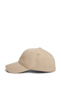 Μπεζ καπέλο μπέιζμπολ από ύφασμα, με καμπύλη γείσο, ρυθμιζόμενο λουράκι και οπές αερισμού. Απλός, λειτουργικός σχεδιασμός.