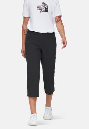 Zwarte cropped broeken met een relaxte pasvorm, gemaakt van lichtgewicht stof, voorzien van zijzakken en een subtiele logo-accent op het been.