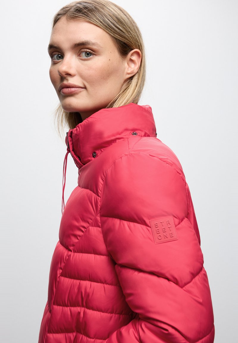 Street One Kurze Winterjacke Rot Street One Kurze Steppjacke - Main Image