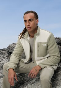The North Face M YUMIORI FULL ZIP - Fleecejakke - white dune/clay grey