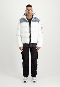 Alpha Industries Chaqueta de invierno - white