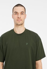 Protest MATTEO - T-shirt basic - thyme