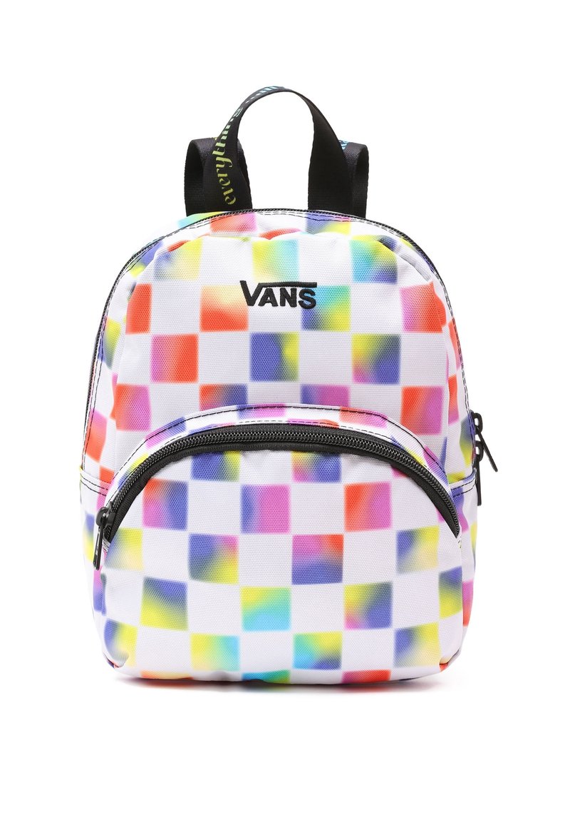 Monivärinen ruutulaukku valkoisella taustalla, jossa on musta logo, etupussukka vetoketjulla ja kaksinkertaiset olkahihnat.