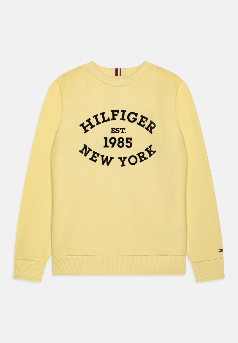 Sweat-shirt jaune à manches longues avec poignets et col côtelés, arborant un texte noir "HILFIGER EST. 1985 NEW YORK" sur le devant.