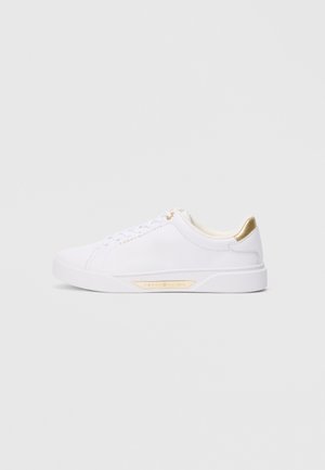 ESSENTIAL CHIC COURT - Trainers - white