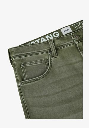 Mustang, CHICAGO - Denim shorts - ivy green (1017868-6421)