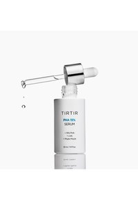 Heldere glazen pipetfles met een zilveren dop, gevuld met een transparante serum. Het etiket toont "TIRTIR PHA 15% SERUM" en doserinformatie.