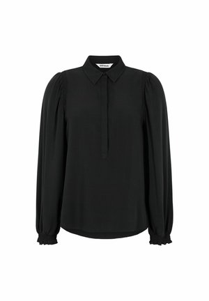 Blusa nera realizzata in tessuto morbido, con colletto a punta, maniche lunghe a sbuffo, patta dei bottoni nascosta e polsini arricciati.