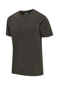 T-shirt vert foncé à manches courtes et col rond avec un design uni, présenté sur fond blanc.