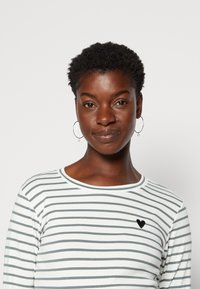 Kaffe LIDDY - Camisola de manga comprida - chalk/balsam green