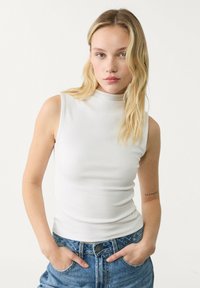 Stradivarius FITTED MOCK NECK - Top - white