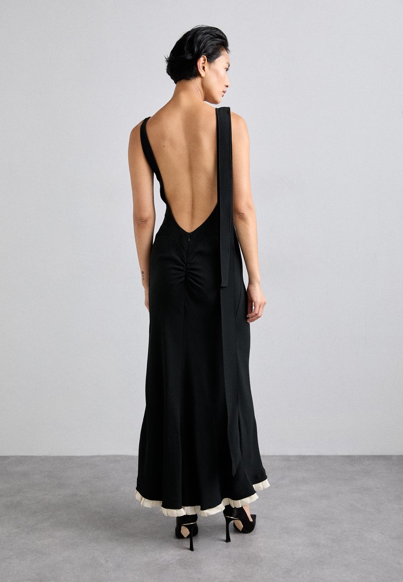 backless halter dresses Mini Lace Halter Neck Backless Chiffon Homecoming Dress