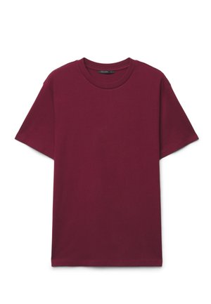 T-shirt semplice a maniche corte con scollo rotondo in colore rosso scuro uniforme, mostrata distesa su sfondo bianco.