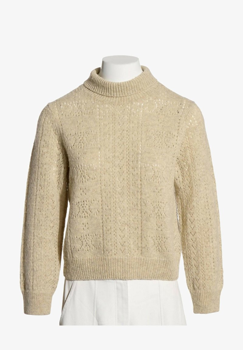 Pull beige en maille avec motifs texturés, manches longues, bords-côtes aux poignets et au col, présenté sur un torse de mannequin blanc.