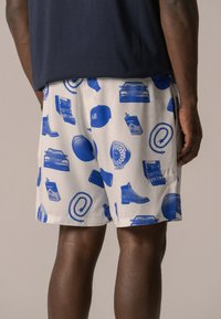 BLKVIS PAID IN FULL UNISEX - Short - white