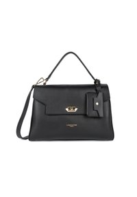 Sac à main en cuir noir avec une forme structurée, quincaillerie dorée, fermeture à rabat et étiquette amovible. Il dispose d'une poignée supérieure et d'une bandoulière réglable.
