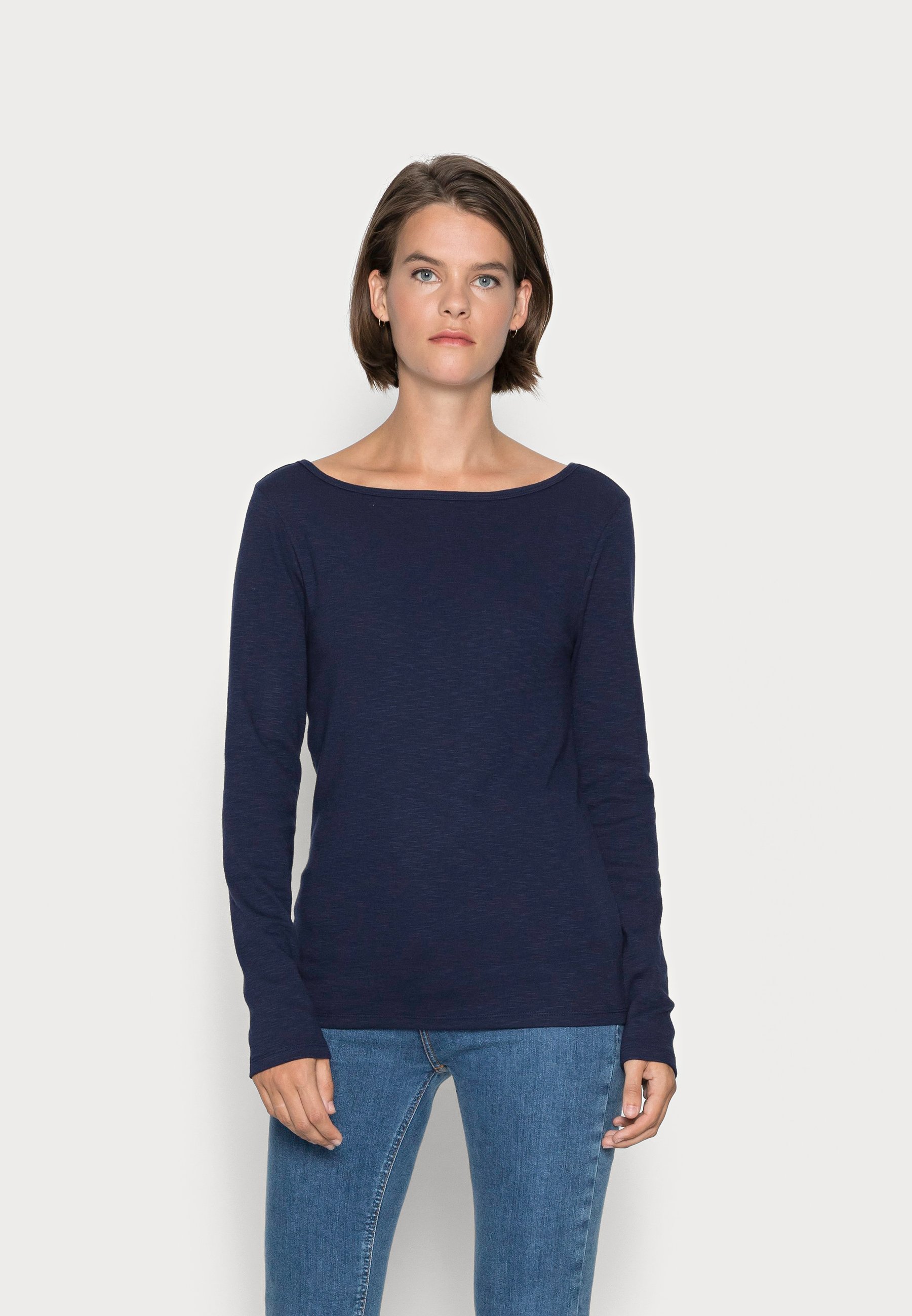 gap boat neck