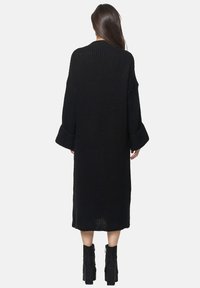 Elara Robe pull - schwarz