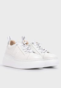 Wonders ODISEI 91 Trainers A-2491-BORDEAUX