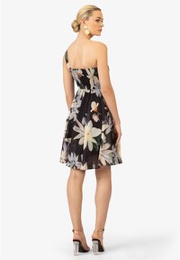 Kraimod Freizeitkleid - schwarz weiß