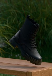 Επιλέχθηκε, black