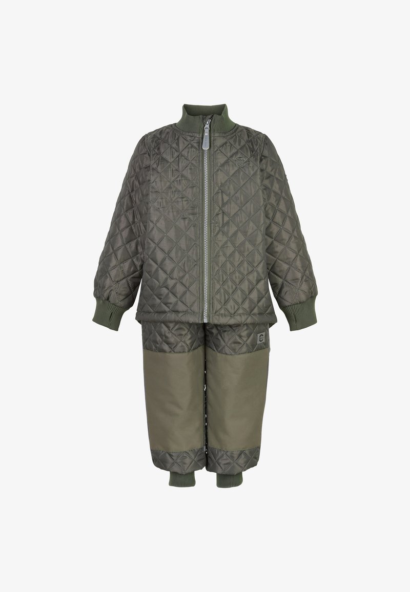 Gepolsterte olivgrüne Jacke und Hose im Set mit gerippten Bündchen, Reißverschluss vorne und markantem Diamantmuster auf dem Stoff. Robustes Material.