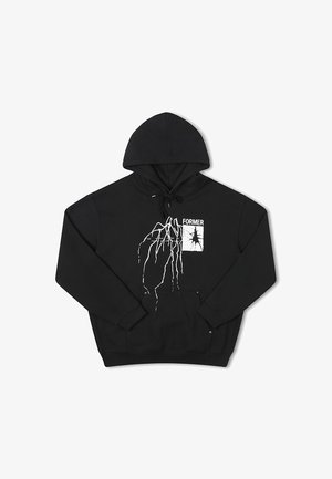 Schwarzer Hoodie mit einer Kordelzugkapuze, einer vorderen Tasche und einem weißen Grafikdesign, das das Wort "FORMER" und ein Blitzmotiv zeigt.