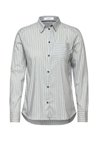 Camicia a righe grigia e bianca, con taschino sul petto, maniche lunghe, bottoni neri e orlo curvo.