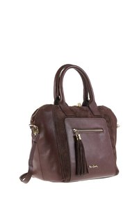 Borsa in pelle e camoscio marrone scuro con doppio manico, tasca frontale con zip, dettaglio con frange e tracolla rimovibile.