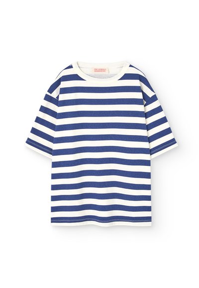 Marineblå og hvidstribet kortærmet t-shirt med rund halsudskæring og afslappet fit. Blødt stof med jævne vandrette striber og ingen grafiske detaljer.