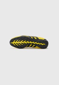 adidas Originals ADIRACER UNISEX - Tossud - yellow/core black/core black